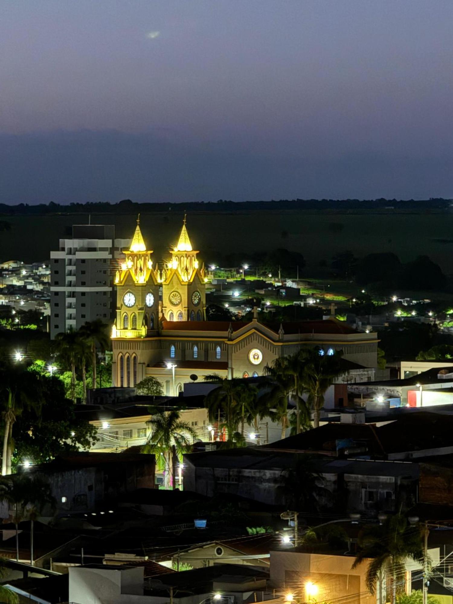 Palace Hotel Tres Poderes Frutal Ngoại thất bức ảnh